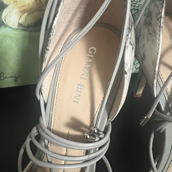 GIANNI BINI Woman's "Edda" Marble Print Heels Size 7.5 US - Picture 2 of 5